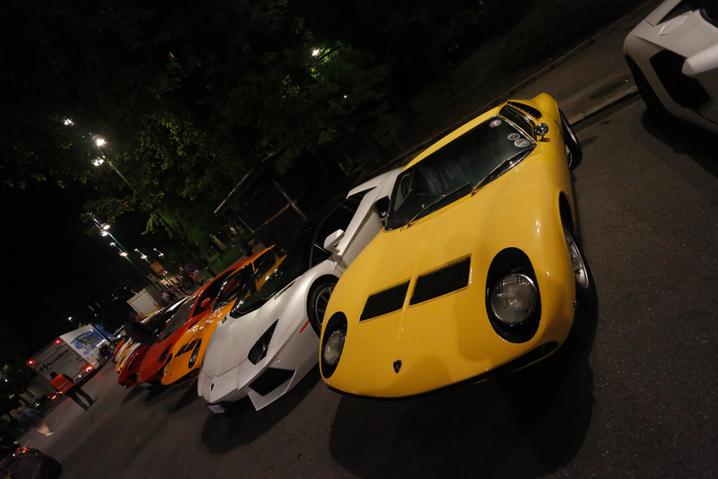 Illustration for article titled Why A Fleet Of 350 Lamborghinis Is Currently Driving Across Italy